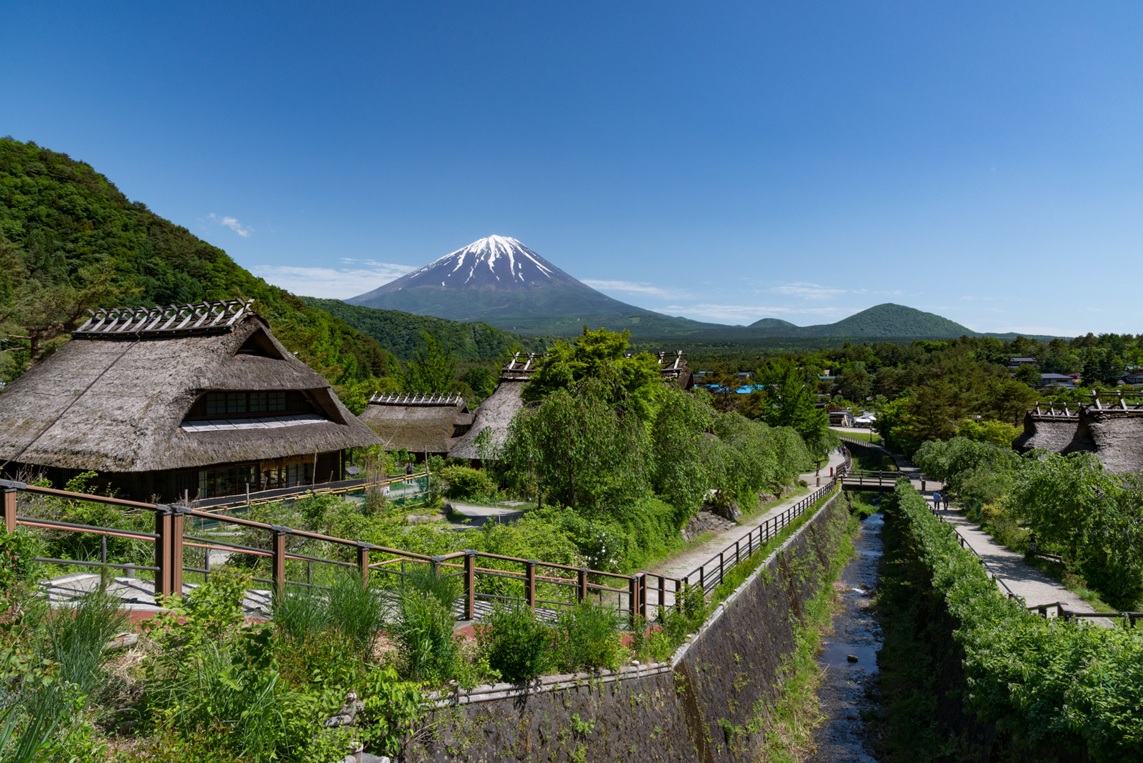 西湖いやしの里根場 美しき日本の原風景