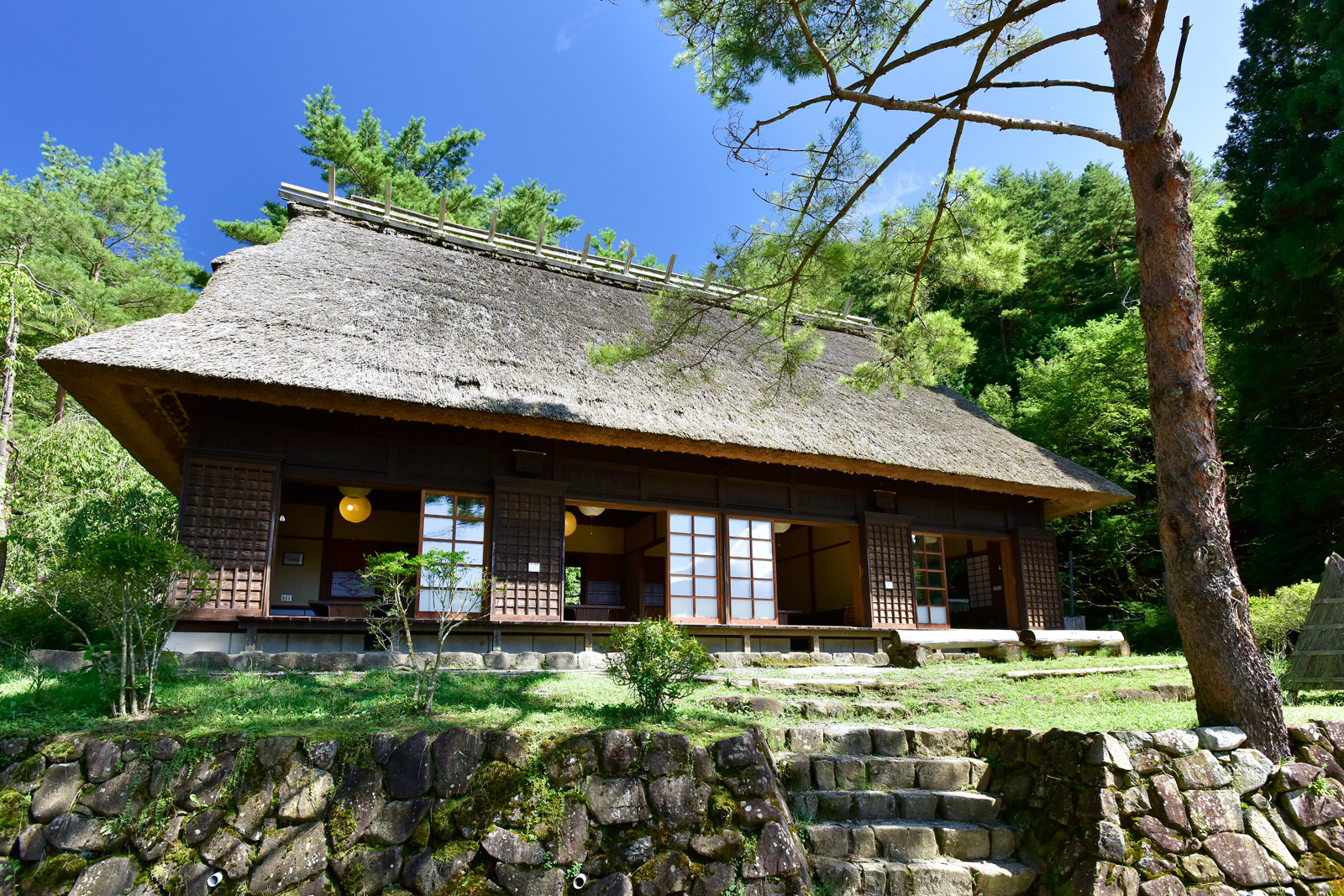 西湖いやしの里根場 美しき日本の原風景